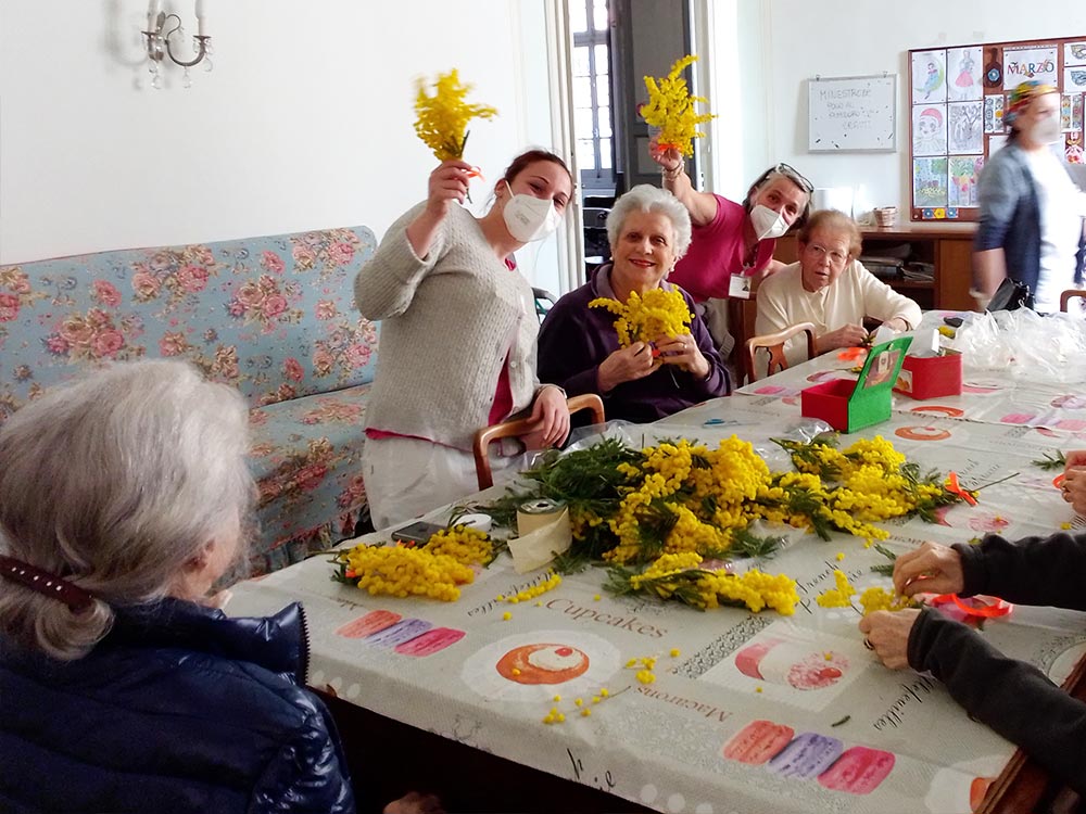 Cohousing anziani Genova don Guanella laboratori artistici