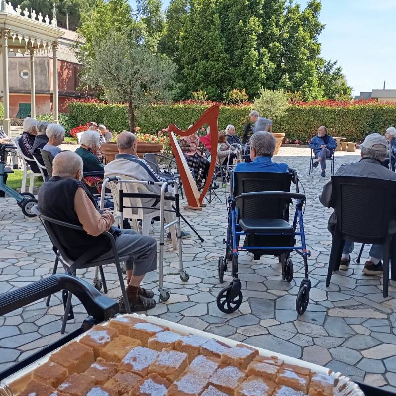 Laboratori artistici e creativi - Casa di riposo Genova Don Guanella anziani autosufficienti